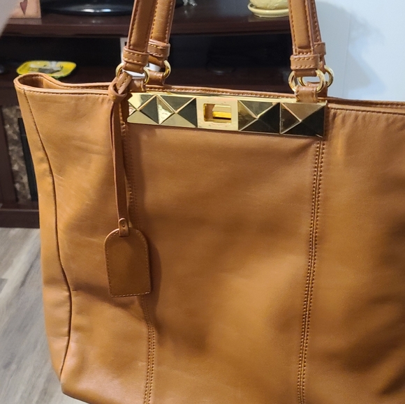 Badgley Mischka Tan with Gold Accent Bag - Picture 9 of 9